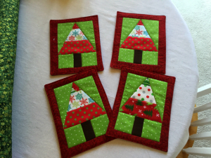 christmas-mug-rugs